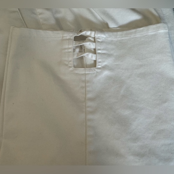 Capris - Picture 2 of 4